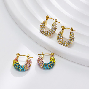 Boucles d'oreilles créoles en acier inoxydable plaqué or 18 carats avec cristaux colorés, vente en gros, style vintage, entièrement serties de diamants - Product Image 4