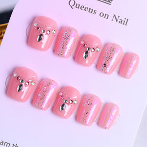 Faux ongles à presser de luxe en acrylique, courts, forme cercueil, couvrance totale, rose, faits main, avec strass et French manucure, prix usine en gros - Product Image 3