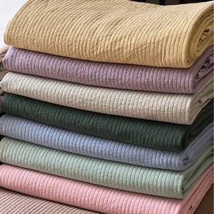 Ensemble de couvre-lit matelassé moderne fait à la main pour les hôtels à la maison disponibles tailles King Queen motifs imprimés floraux exportation pour le commerce extérieur - Product Image 2