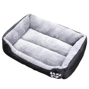 Cama para Perros Transpirable de Doble Cara, Fabricada por DO Wholesale, Cama para Mascotas Tipo Sofá, Rectangular Grande, para Todas las Estaciones, con Estampado de Huellas y Corazón - Product Image 5