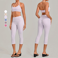 Set Yoga Wanita Cepat Kering dan Bernapas, Model Halter-Neck dengan Motif Polkadot, Celana Capri High Waist, Set Gym Skinny-Fit