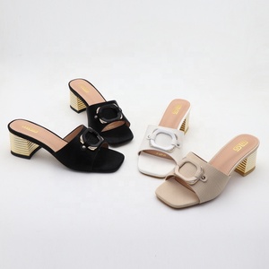 Y alta qualità 5cm gomma Superfi punta aperta goffo tacco medio donna sandali taglie forti da donna - Product Image 1