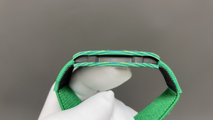 L'orologio personalizzato ha un spessore di soli 7,8 mm e un peso di soli 35 grammi. IT si sente estremamente leggero nelle mani. - Product Image 4