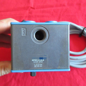 新型电磁阀 MFHE-3-1/4-B 14329 - Product Image 1