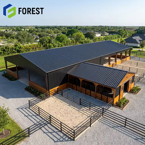 เวิร์กช็อปโครงสร้างเหล็กสำเร็จรูปขนาดใหญ่ 70x150 ฟุต สำหรับสนามขี่ม้า พร้อมฉนวนกันความร้อน  งานเชื่อมเหล็กสีตามสั่ง - Product Image 1