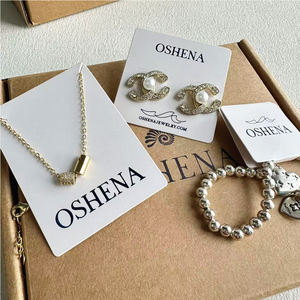 Espositore per Gioielli in Carta di Lusso Personalizzato, Cartoncino Porta Collana e Orecchini - Product Image 4