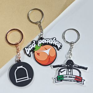 Llavero 3D de PVC con diseño personalizado de pareja flotante, muñeco Kawaii, joyería de anime, accesorios colgantes para bolso - Product Image 4