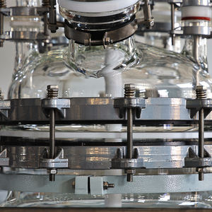 Di alta qualità automatica 30L-200L vetro borosilicato 3.3 rivestito bollitore di reazione con telaio 304 90W motore nuova condizione - Product Image 4