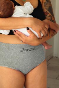 Culotte Hipster Douce Taille Haute en Coton Extensible Rose/Gris, Culotte Post-partum, Design Humoristique de la Marque Party, Cadeau pour Femme - Product Image 3