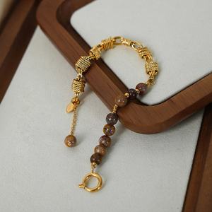 Pulsera de Acero Inoxidable de Titanio para Uso Diario, Estilo Frío, con Nudos, Diseño de Nariz de Cerdo, Cadena de Perlas de Agua Dulce y Cuentas de Ágata - Product Image 6