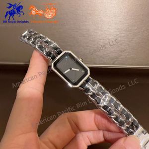 Montre connectée élégante ultra-luxe pour femme, ultra-fine, avec suivi de l'oxygène sanguin, résistante à l'eau et aux phases lunaires, bracelet en cuir de 22 mm - Product Image 4