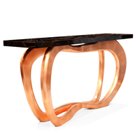 Table console de luxe exclusive pour salon ou couloir, avec dessus en mosaïque géométrique et base en feuille de cuivre, finition haute brillance