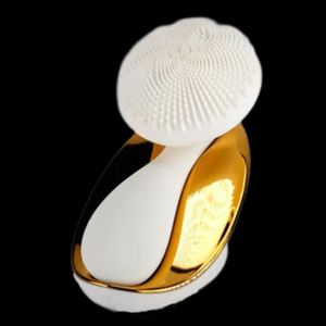 Brosse nettoyante pour le visage en silicone - Nettoyage en profondeur et exfoliation douce pour une peau claire et éclatante Brosse de douche en silicone - Product Image 1