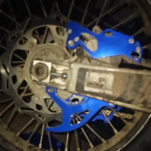 Protector de Pinza de Freno Trasero CNC con Logotipo YZ para Motocicleta <span class=keywords><strong>YAMAHA</strong></span> YZ125 YZ125X YZ250 YZ250F YZ250X YZ250FX YZ450F 450FX - Product Image 3