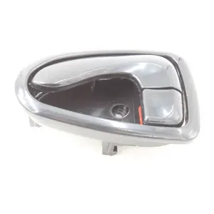 Kapı kolu iç kolu OEM 82610-25000 araba kapı kolu iç kapı Hyundai Accent 2001- 2007 için sol