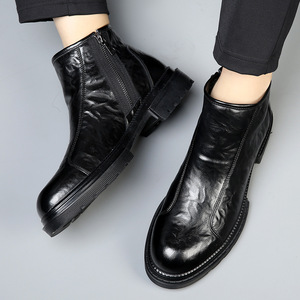 Bottes Chelsea à la cheville en caoutchouc tendance avec un design imperméable et respirant, chaussures décontractées pour hommes fabriquées à la main et durables - Product Image 1