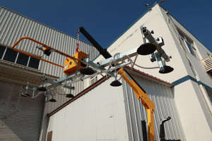 Équipement <span class=keywords><strong>de</strong></span> levage en acier à ventouse électrique à batterie haute capacité pour la construction – Ventouse <span class=keywords><strong>de</strong></span> levage pour verre et tôles métalliques - Product Image 2