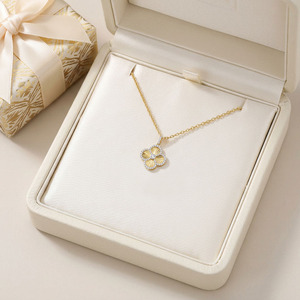 Fabricante de Joyería Fina de Alta Calidad al por Mayor, Exporta Joyería de Oro Amarillo Sólido de 14K, Colgante de Trébol de Cuatro Hojas con Diamante Natural - Product Image 5