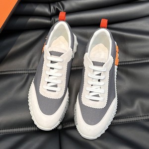 Baskets neutres pour hommes en daim mélangé, surface ventilée, résistantes à l'usure, structure de ventilation optimisée, flux d'air premium - Product Image 1