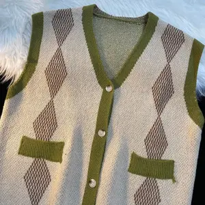 Automne et hiver nouveau col en v tricoté Cardigan gilet hommes édition coréenne à la mode lâche couche intérieure hommes bas pull