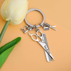 Llavero para Peluquero, Estilista, Barbero, con Diseño de Tijeras, Secador de Pelo y Peine, con la Frase 'Haz lo que amas, ama lo que haces' - Product Image 6