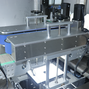 Machine d'inspection visuelle entièrement automatique pour bouteilles en plastique avec vision à 360° °   Détection de défauts de bouteilles de boissons par balayage sans écran - Product Image 4