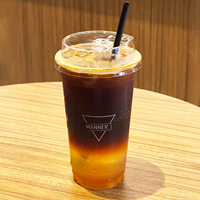 Gobelets en plastique PET à impression UV à paroi unique et logo personnalisé 8-32oz tasses à café glacées jetables transparentes avec couvercles vente en gros