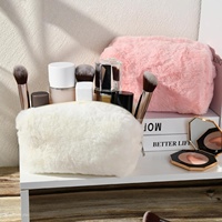 Nouveau personnalisé à la mode chaud moelleux peluche fourrure petite fermeture éclair maquillage organisateur pochette cosmétique sac pour fille