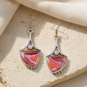 Orecchini pendenti con motivo bohémien vintage, accessori da donna per feste e matrimoni - Product Image 1