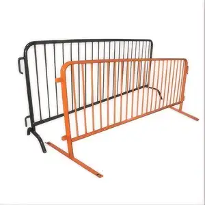 Portable Plastic Traffic Barrier Stanchions Velvet Ropes Powder Coated Used Driveway Gates Sport Fences Crowd Control Protection