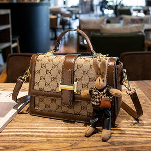 حقيبة كتف نسائية صغيرة بتصميم عصري على الطراز الكوري مع سلسلة وسحاب، متعددة الاستخدامات ومصنوعة من البوليستر - Product Image 6