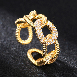 Anello Geometrico a Nodo per Coppie, Gioiello da Dito alla Moda, Regalo Significativo per Donne - Product Image 1