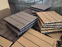 Planches de terrasse carrées antidérapantes en WPC pour extérieur - Imperméables, à emboîtement, 30 cm x 30 cm, épaisseur 18-20 mm, design asiatique moderne, finition mate