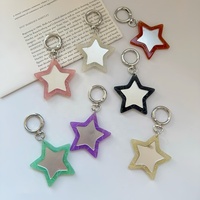Miroir de maquillage portable en cuir PU coloré en forme d'étoile, petit et léger, avec porte-clés et pendentif de sac imprimé en typographie