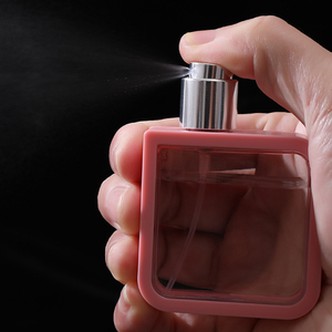 Expédition d'usine 40ml plastique ABS PETG Portable carré cosmétique <span class=keywords><strong>alcool</strong></span> distributeur de parfum vaporisateur vert rose bleu clair - Product Image 6