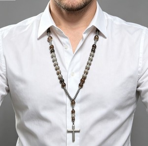 Collier Chapelet Chrétien en Obsidienne Naturelle et Yooperlite, Réactif aux UV, avec Pendentif Croix en Pierre d'Hématite, Bijoux pour Hommes - Product Image 5