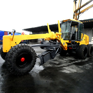 Niveleuse routière robuste de 180 CV GR180, équipement de nivellement du terrain avec une force de traction de 79 <span class=keywords><strong>KN</strong></span> et une vitesse avant de 38 km/h - Product Image 2