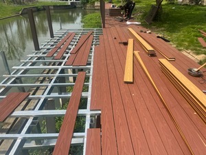 Plancher composite WPC co-extrudé <span class=keywords><strong>pour</strong></span> <span class=keywords><strong>terrasse</strong></span> extérieure, revêtement de <span class=keywords><strong>sol</strong></span> technique WPC, <span class=keywords><strong>terrasse</strong></span> composite extérieure étanche avec capuchon - Product Image 3