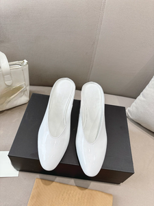 Mules de Cuero Genuino Estilo ALAiAs para Mujer, Tacón Cuadrado de 90 mm, Hechos a Mano en Italia, Zapatos de Vestir de Lujo con Punta Cuadrada Clásica - Product Image 2