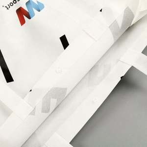 Bolsa de Compras Personalizada con Corte en U, de RPET, PET, PP Laminado, No Tejida, para Regalos, Camisetas y Ropa - Product Image 4