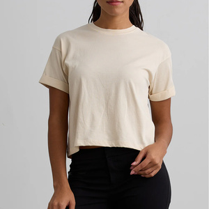T-shirt court ample pour femme, design tendance, éco-responsable, 100 % coton, conçu pour des mouvements fluides et une apparence soignée - Product Image 3