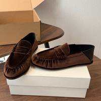 Mocassins plissés rouges en velours pour femmes, chaussures plates à enfiler, décontractées, pour le bureau, les soirées, les sorties quotidiennes