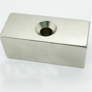 Carré de gros magnétique fort avec trou aimant de bloc fraisé magnétique fort - Product Image 6