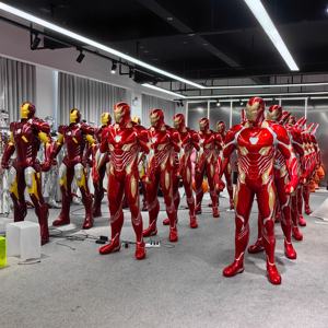 פסלי איירון מן בגודל טבעי, פסלי גיבורי על עשויים שרף עם פרטים גבוהים לעיצוב פנים - Product Image 3