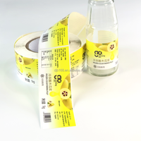 Autocollants d'étiquette personnalisés Étiquettes de film plastique en rouleau de PVC BOPP étanche personnalisées pour bouteilles d'eau Emballage de qualité supérieure imprimé UV