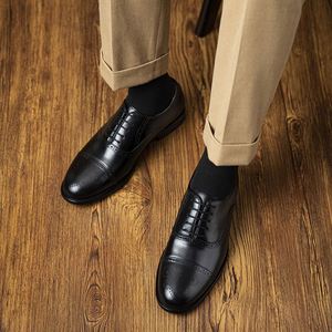 Chaussures en cuir classiques de luxe pour hommes, style Oxford à lacets, formelles, faites à la main, vente en gros, pour mariage, automne, respirantes, rehaussantes - Product Image 3