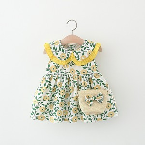 Vêtements d'été en gros pour bébés : Robe florale 1465 pour filles avec col rond, décoration en dentelle et sac à bandoulière en bambou - Product Image 3
