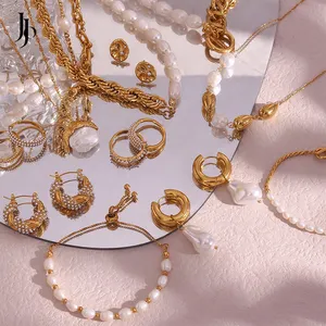 JOJO Fashion 2023 Dainty natural pearls gioielli all'ingrosso placcato oro acqua dolce design unico perle set orecchini bracciali