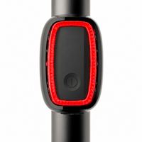 Feu arrière intelligent Carbonrevo pour trottinette, feu stop, feux arrière, performance stable pour la circulation urbaine, compatible, haute qualité