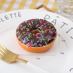 CHENXI Jouets à presser en PU de 7 cm en forme de beignets et pains, à récupération lente, décorations, jouets éducatifs pour enfants - Product Image 3